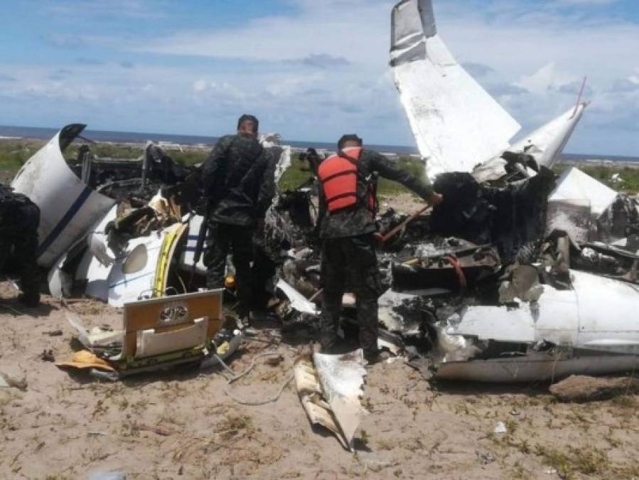 Fotos: Los hallazgos tras el accidente de avioneta incinerada en playa de Tela