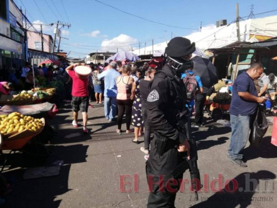 FOTOS: Capitalinos, entre la necesidad y temeridad; mientras el Covid-19 acecha