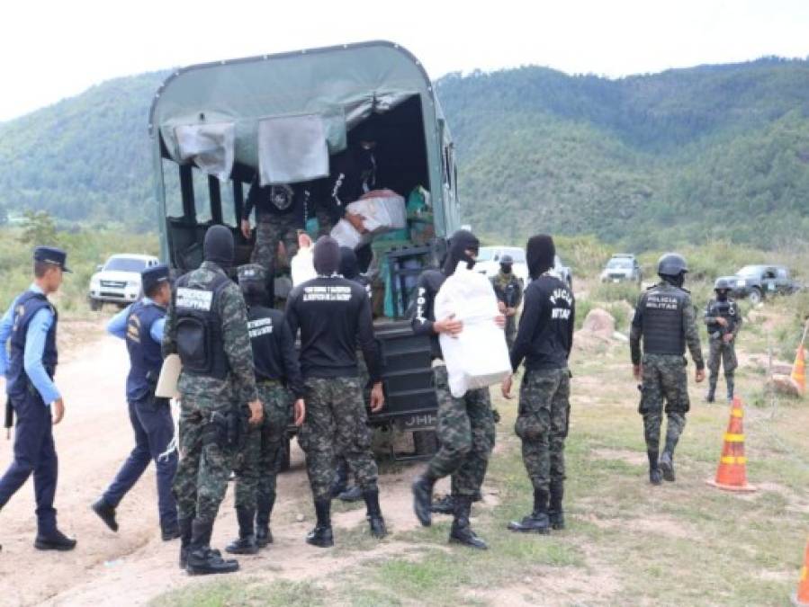 FOTOS: Queman más de 1,200 kilos de cocaína decomisados en La Mosquitia