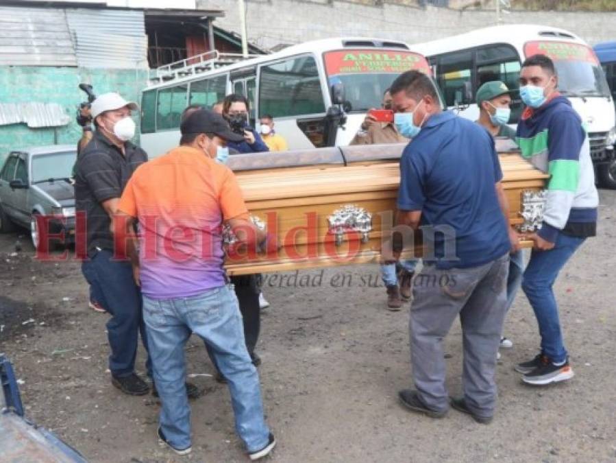 Llanto, impotencia e indignación: el último adiós a conductor asesinado en la capital