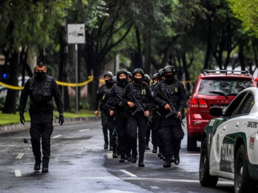 Más de 100 casquillos de bala: impactantes fotos tras emboscada a jefe de policía en México  