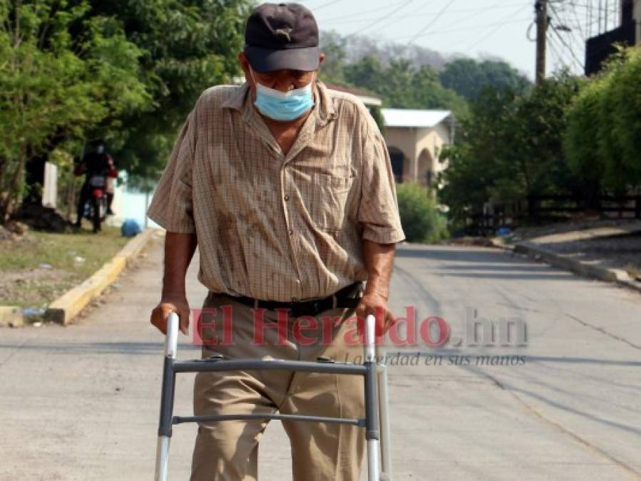 La travesía de hondureños que planean ir a vacunarse a El Salvador (FOTOS)  