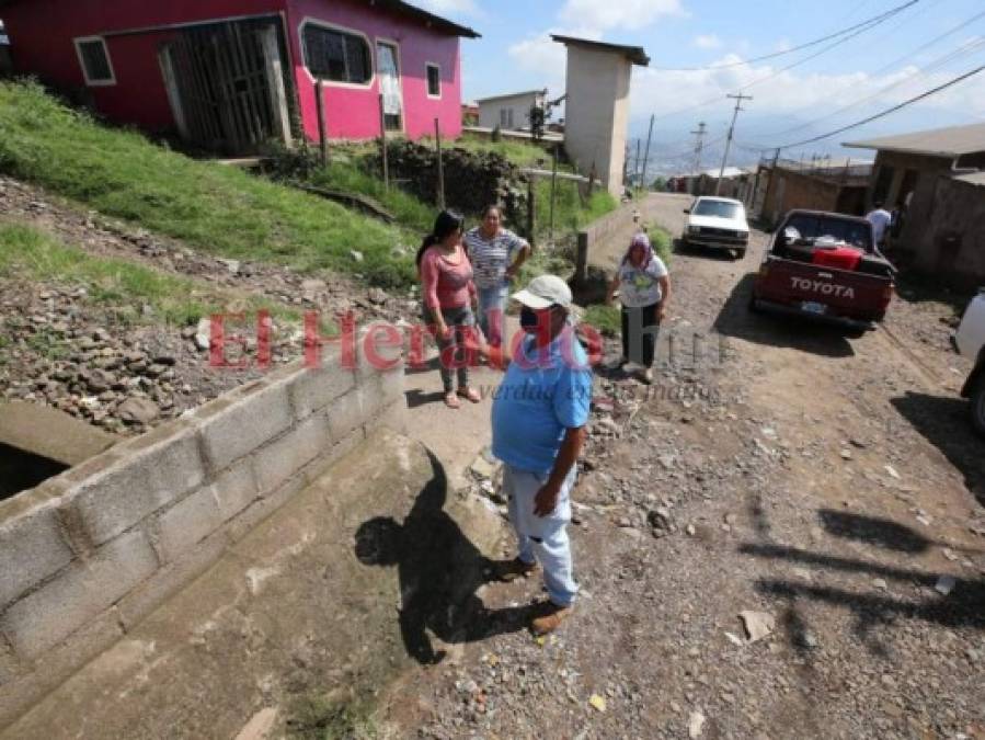 Dolor, llanto y luto en velorio de mujer que murió soterrada en colonia Mary de Flores