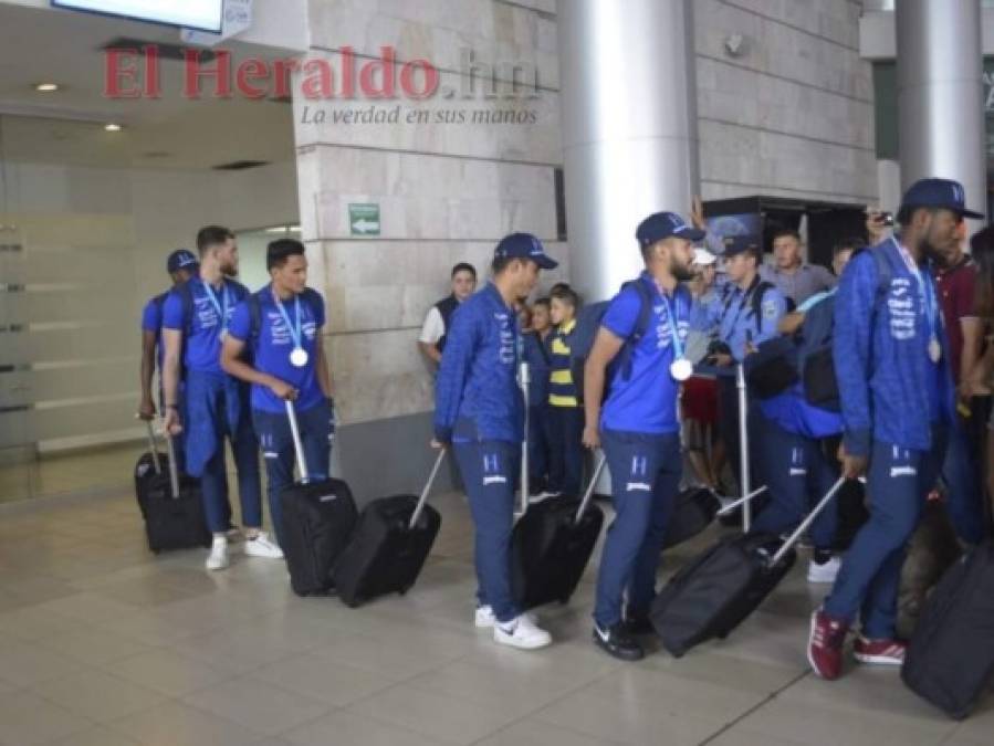 FOTOS: Selección de Honduras regresó bañada de plata a Tegucigalpa