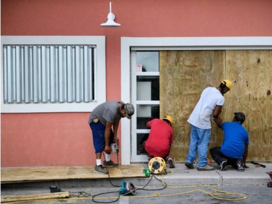 FOTOS: Así se preparan en Florida ante la llegada del huracán Michael