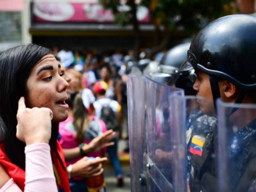 FOTOS: Las marchas de la oposición y el chavismo en Venezuela tras el apagón masivo