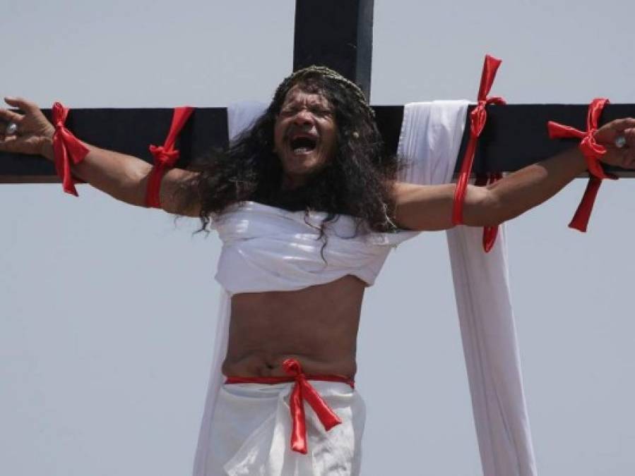 FOTOS: Los viacrucis más dolorosos y extremos del mundo