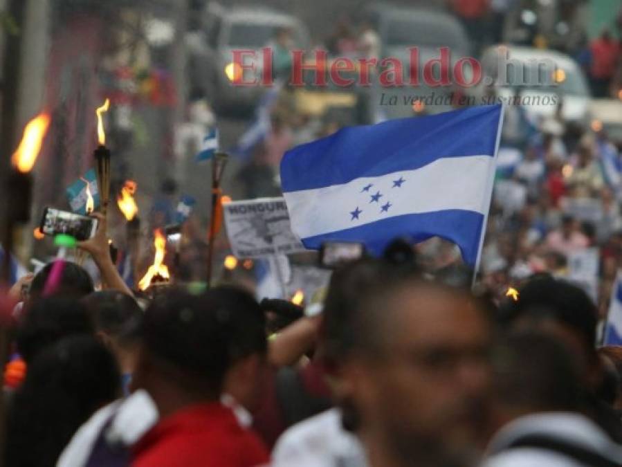 Las imágenes de la Marcha de las Antorchas en la capital de Honduras