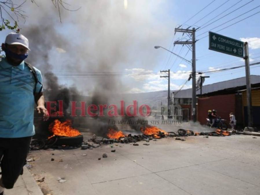 FOTOS: Estallan protestas de conductores golpeados por crisis del Covid-19