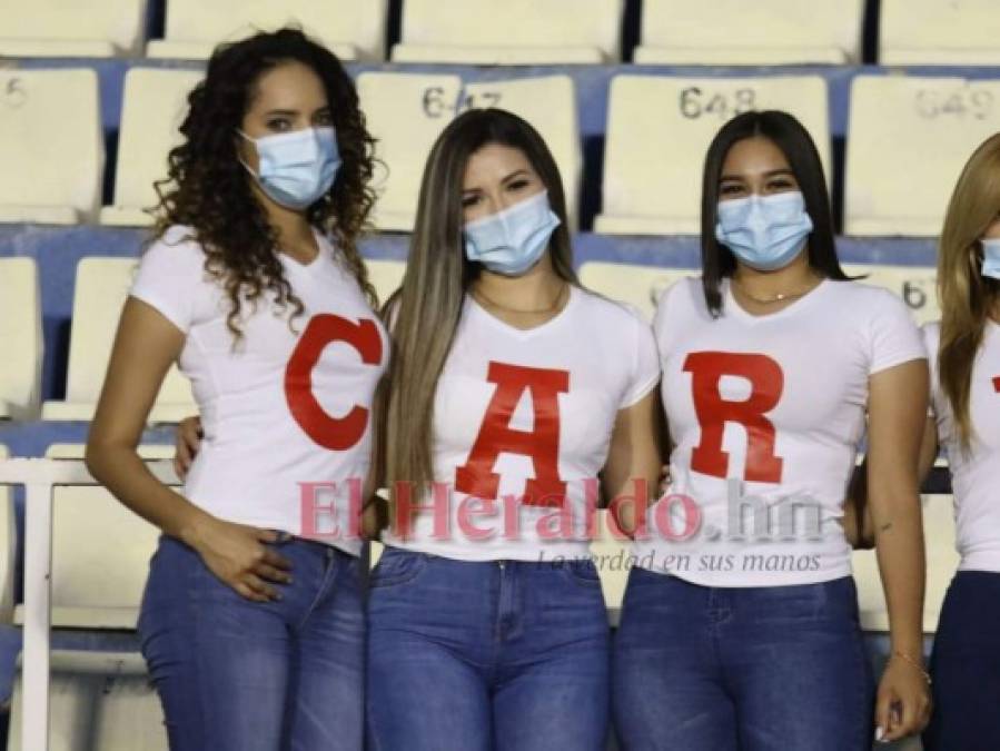 Las bellas chicas que adornan la final Olimpia-Motagua (FOTOS)