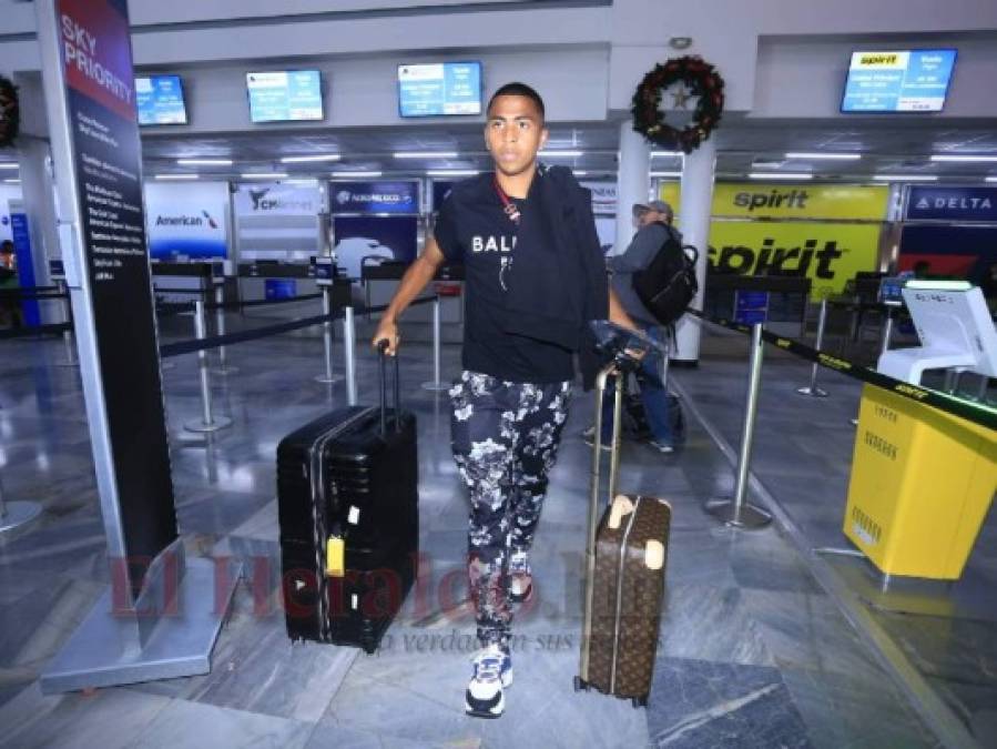 Sonrientes y emocionados, así viajaron los legionarios de la H tras vencer a Trinidad