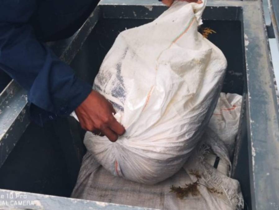 Las imágenes de los colombianos que supuestamente transportaban droga en el Caribe de Honduras