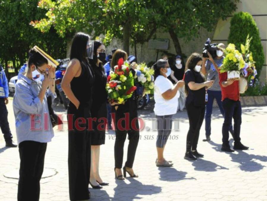 Entre globos, aplausos y caravana despiden al doctor Cándido Mejía (Fotos)