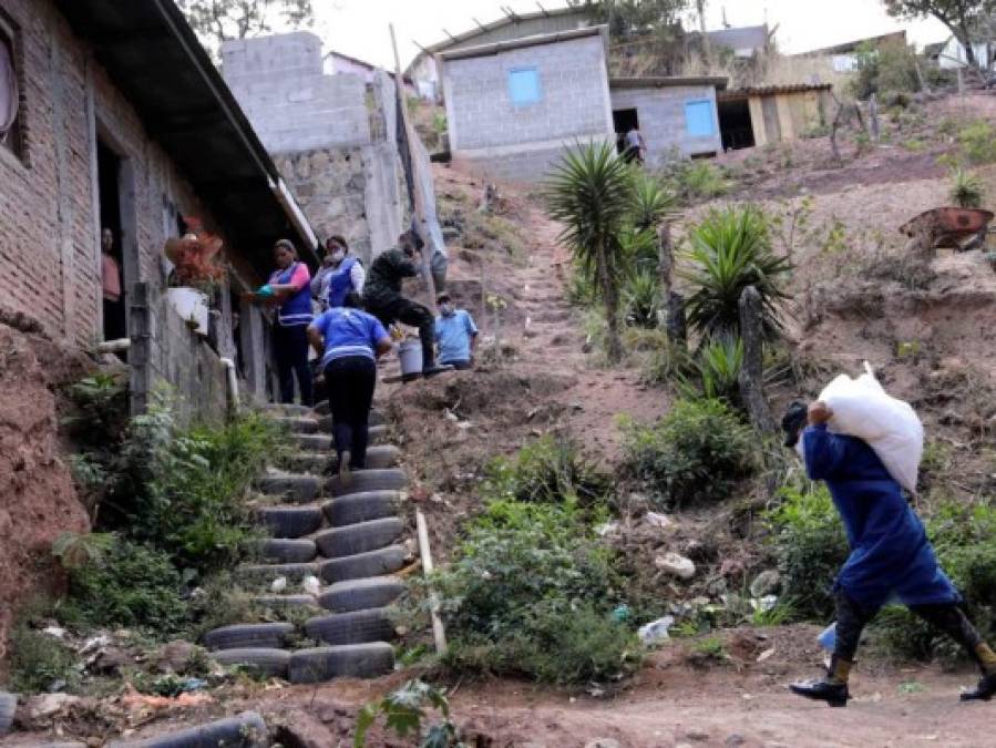 FOTOS: Así fue el segundo día de distribución del 'saco solidario'