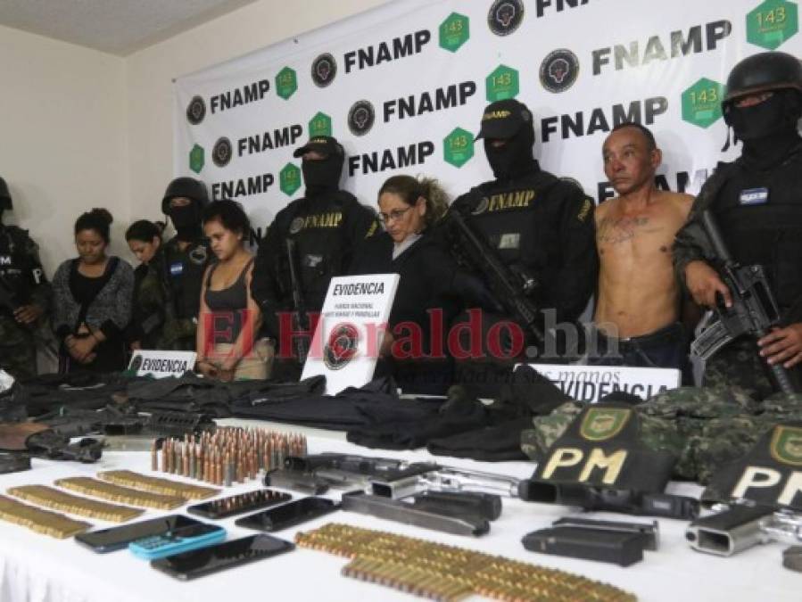 Armas, droga y falsa indumentaria policial hallan a mareros ligados a 'El Porky”