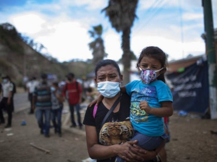 Caravana llega a Tecún Umán y halla blindada la frontera de México (FOTOS) 