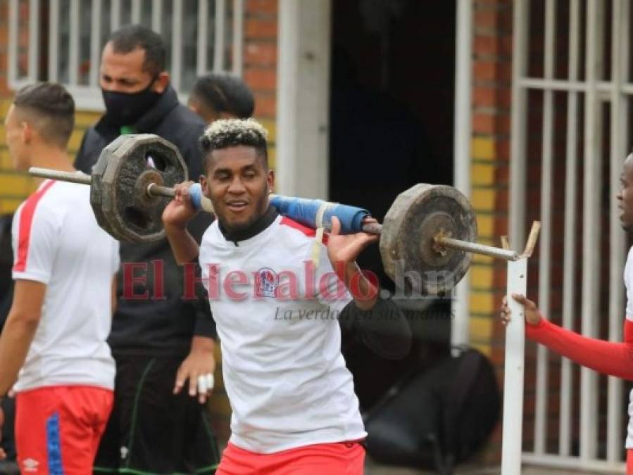 Fichajes: 'Rambo' de León regresa al fútbol y Olimpia habla sobre Andy Najar