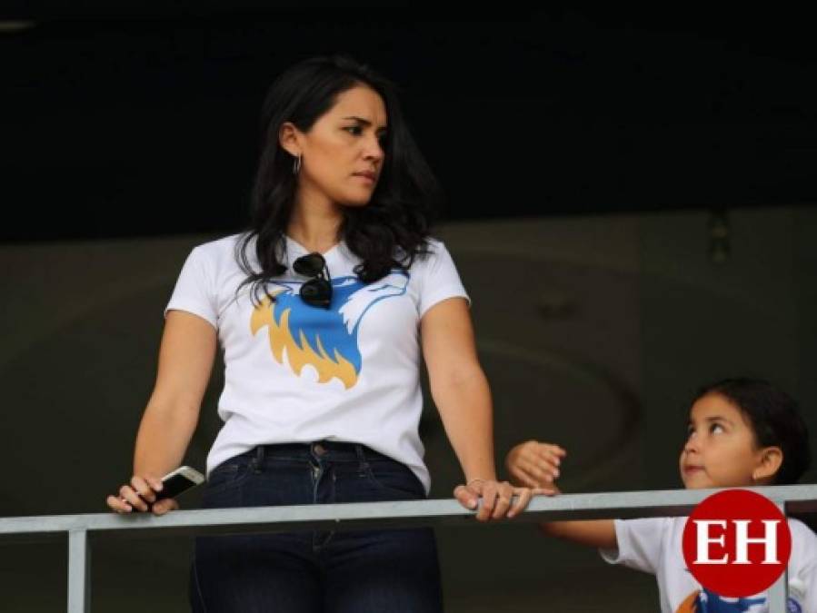 Las bellezas hondureñas que adornaron la semifinal Olimpia vs. Lobos UPN en el Nacional