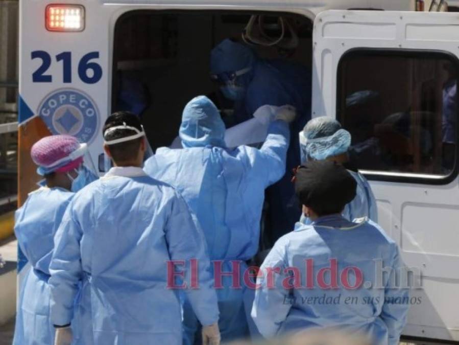 FOTOS: Trasladan primeros pacientes al hospital móvil de Tegucigalpa