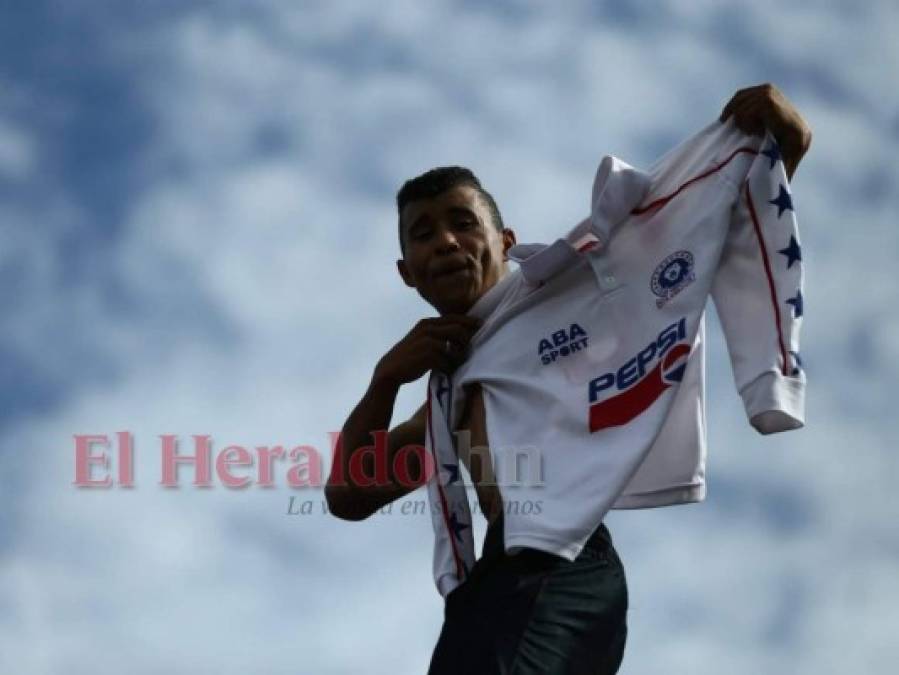 No se vio en la final entre Motagua y Olimpia: El dolor de Pereira por el autogol, el arcoiris radiante y un aficionado herido