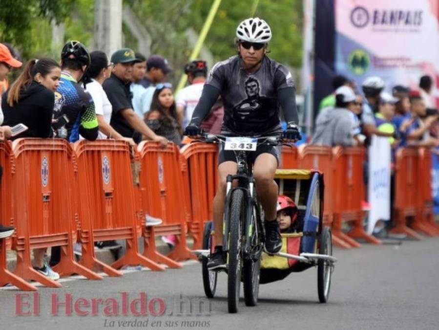 FOTOS: 10 datos de la historia de la Vuelta Ciclística de EL HERALDO