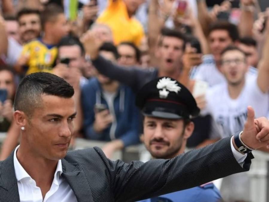 Así fue el recibimiento a Cristiano Ronaldo de los hinchas del Juventus