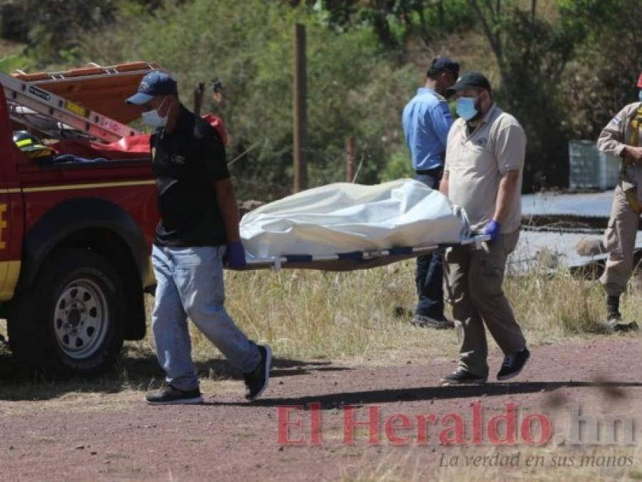 Las dramáticas imágenes del hallazgo del cadáver de un taxista raptado en la capital (FOTOS)
