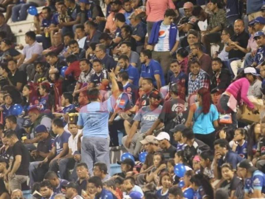 FOTOS: Así es el ambiente de la afición de las águilas previo al encuentro con Tauro