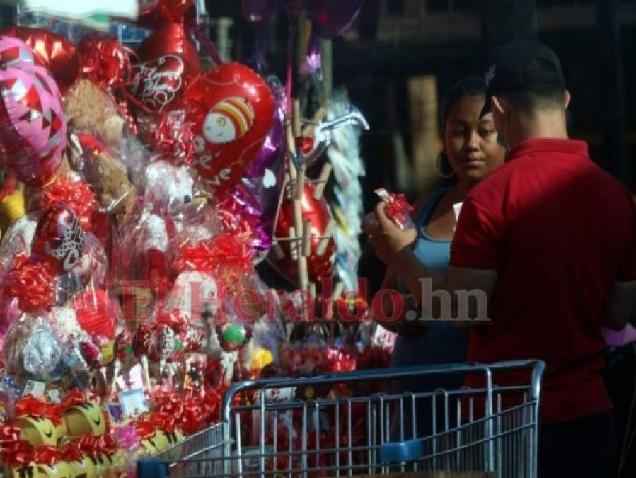 Rosas, globos y detalles: así celebran los hondureños el amor y la amistad (FOTOS)