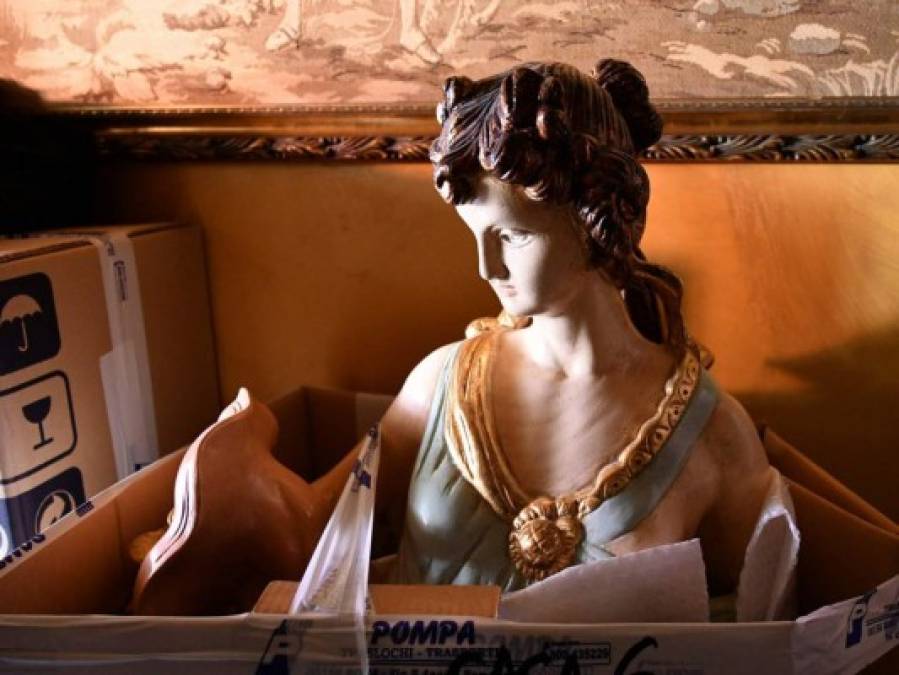 FOTOS: Los lujos decomisados a la familia mafiosa Casamonica en Roma