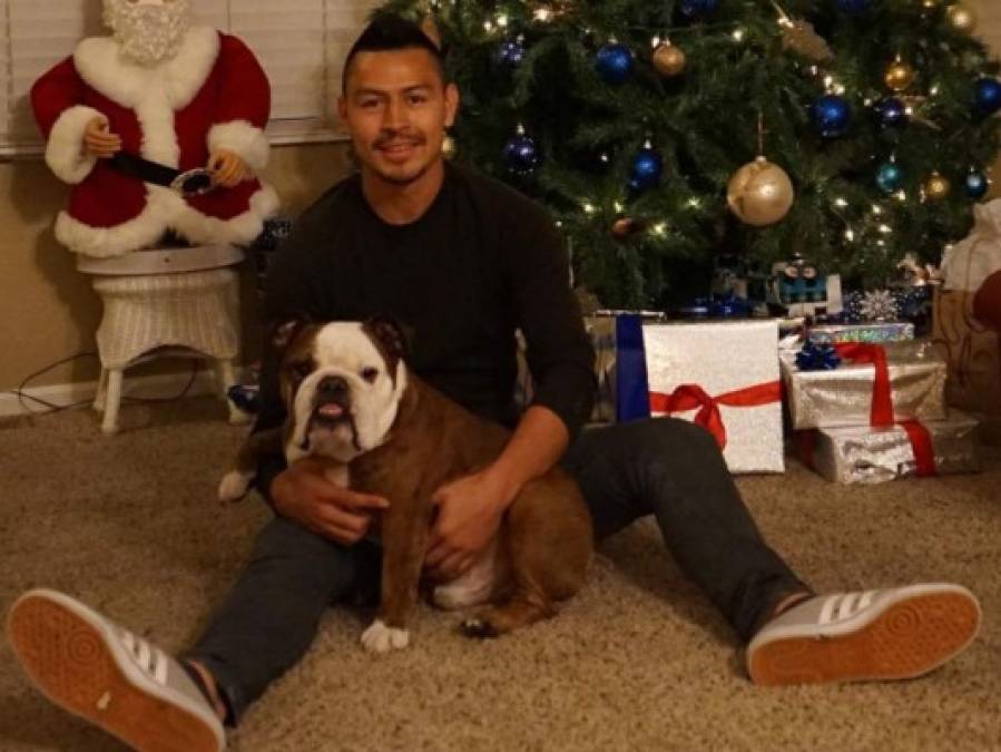 FOTOS: Así es Chulo, el perro consentido del futbolista hondureño Roger Espinoza