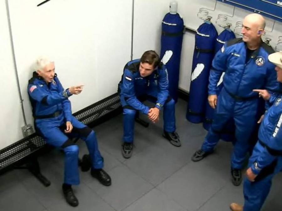 FOTOS: Así fue el viaje de Jeff Bezos, el hombre más rico del mundo, al espacio