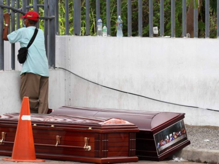 Ecuador, en shock por manejo de los muertos en plena pandemia (FOTOS)   