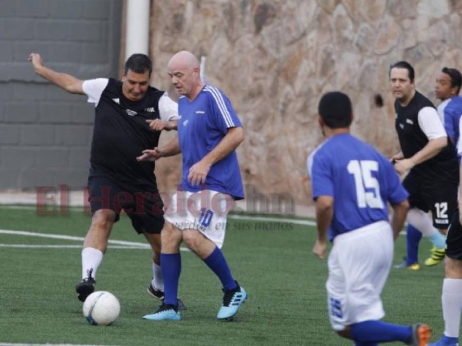 FOTOS: Presidente de la FIFA se viste de futbolista y juega en El Birichiche