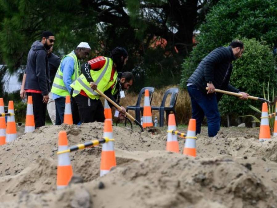 Las tristes imágenes del entierro masivo de las víctimas de la masacre en Nueva Zelanda