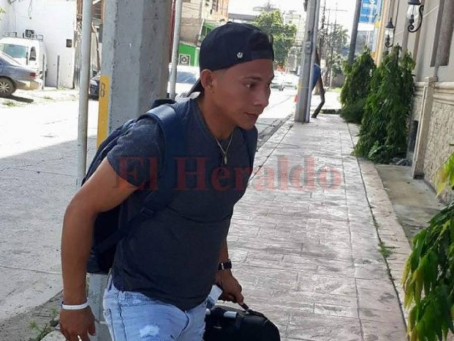 Seleccionados hondureños llegan al hotel para la Operación Canguro