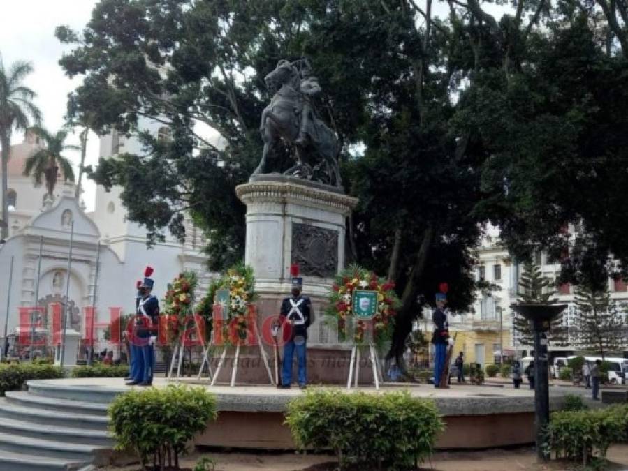 Rinden tributo al general Francisco Morazán en el parque Central de Tegucigalpa (FOTOS)