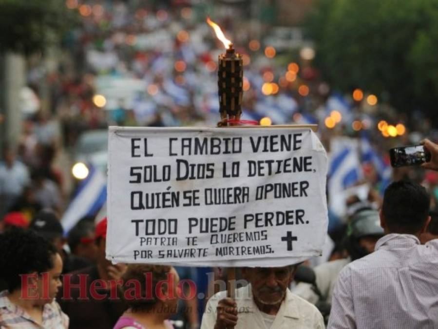 Las imágenes de la Marcha de las Antorchas en la capital de Honduras