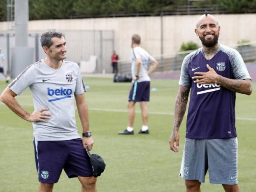 Así fue el primer día de Arturo Vidal en el Barcelona