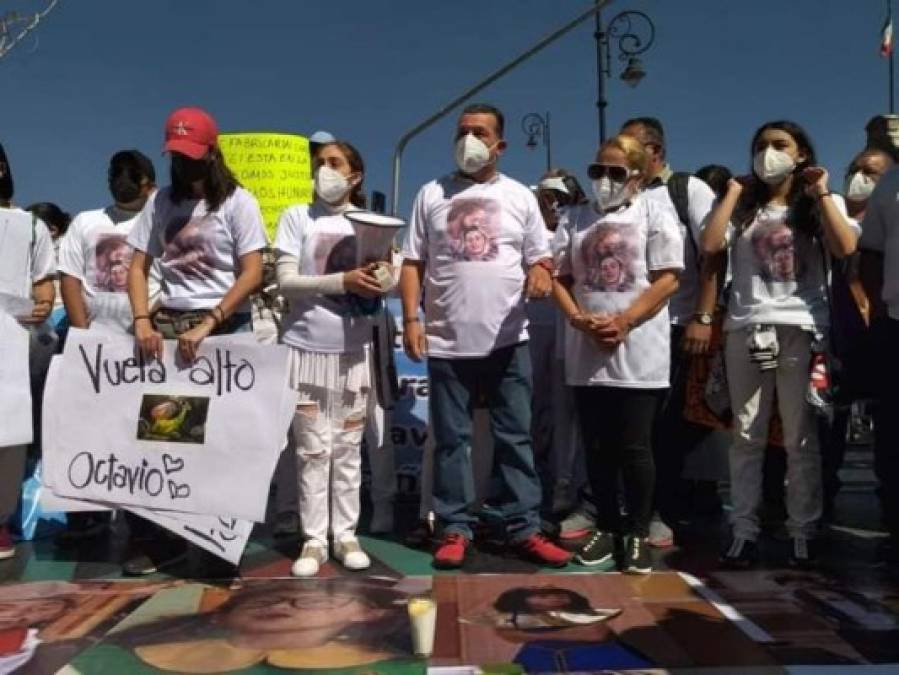 'Queremos justicia, se lo imploro': Marchan en México en el cumpleaños de Octavio Ocaña