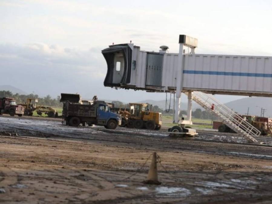 Así avanzan las labores de restauración y limpieza en el aeropuerto Villeda Morales