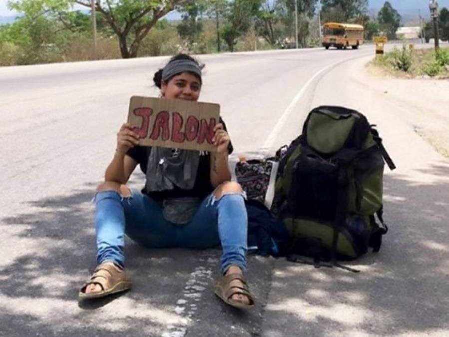 FOTOS: Así es Ana Sandoval, la motagüense que conoce 16 de los 18 departamentos de Honduras a puro 'jalón'