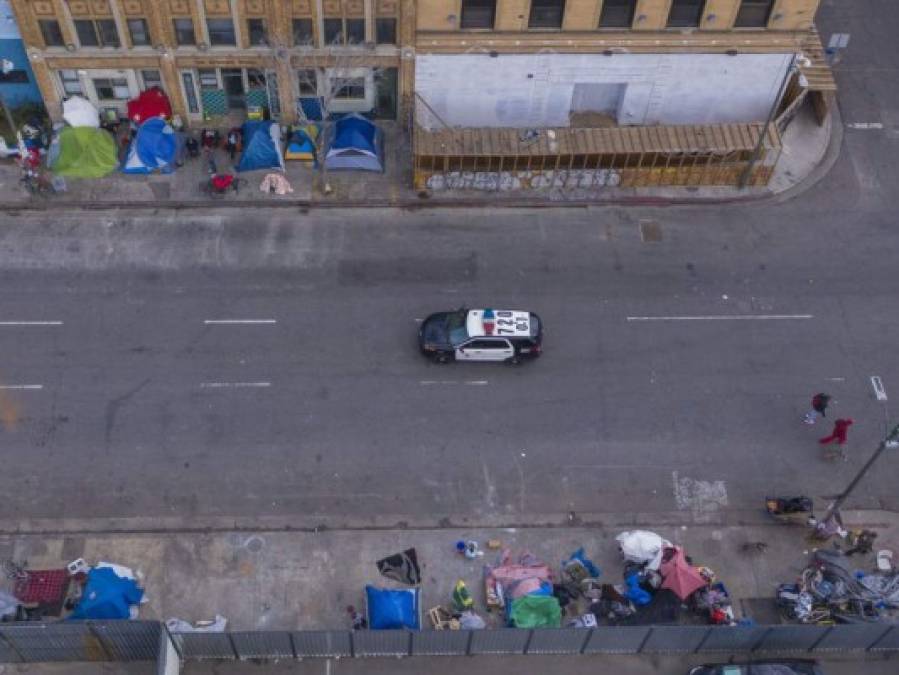 FOTOS: Los Ángeles acata confinamiento por coronavirus y queda vacía