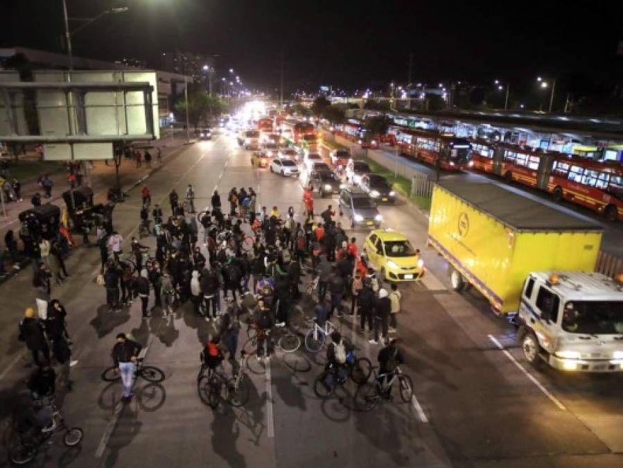 Más protestas por abusos policiales en Colombia; gobierno pide perdón (FOTOS)  