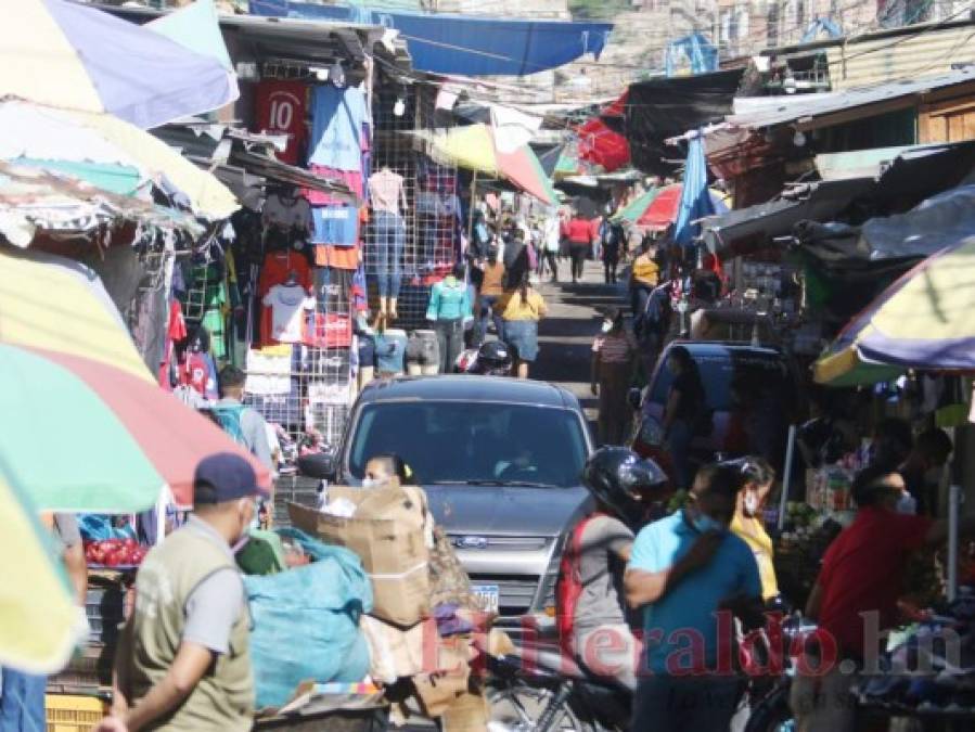 Capitalinos abarrotaron mercados ante anuncio de cierre por foco de contaminación  