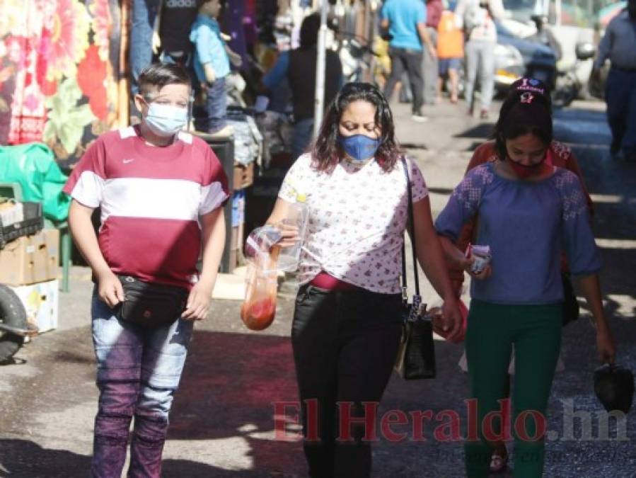 Capitalinos abarrotaron mercados ante anuncio de cierre por foco de contaminación  