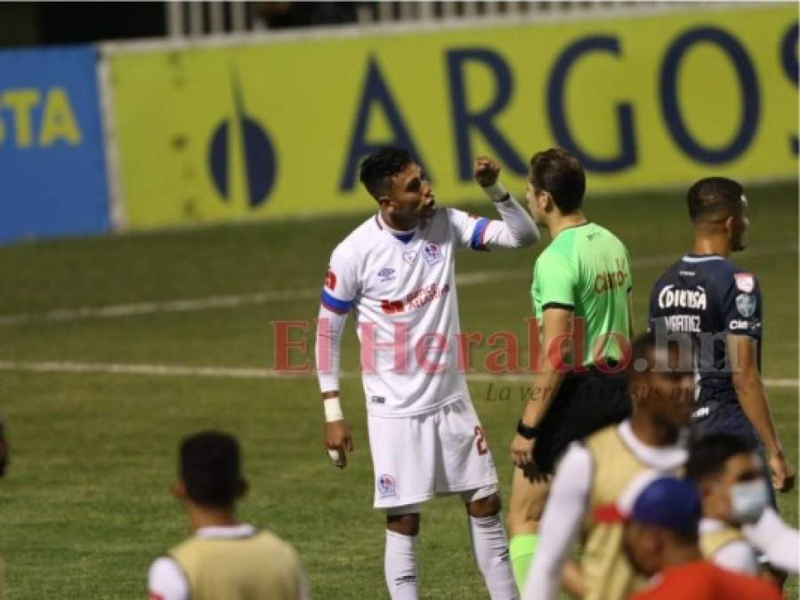 La bronca de Troglio, invitado de lujo: lo que no se vio en el Motagua-Olimpia (Fotos)