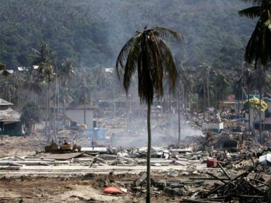 15 imágenes para recordar los 15 años del devastador tsunami en Indonesia