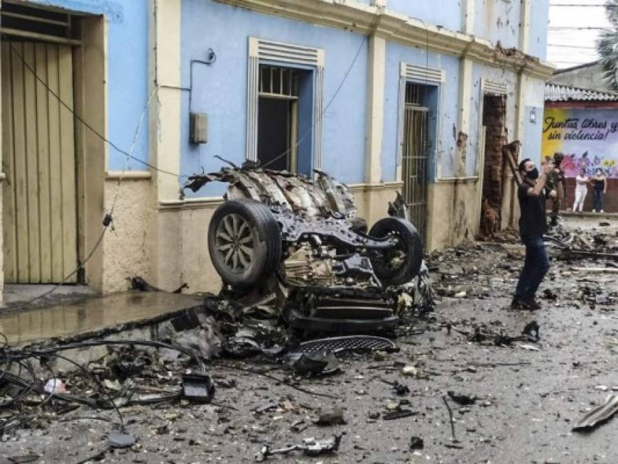 Las impactantes imágenes del atentado con coche bomba en Colombia (FOTOS)