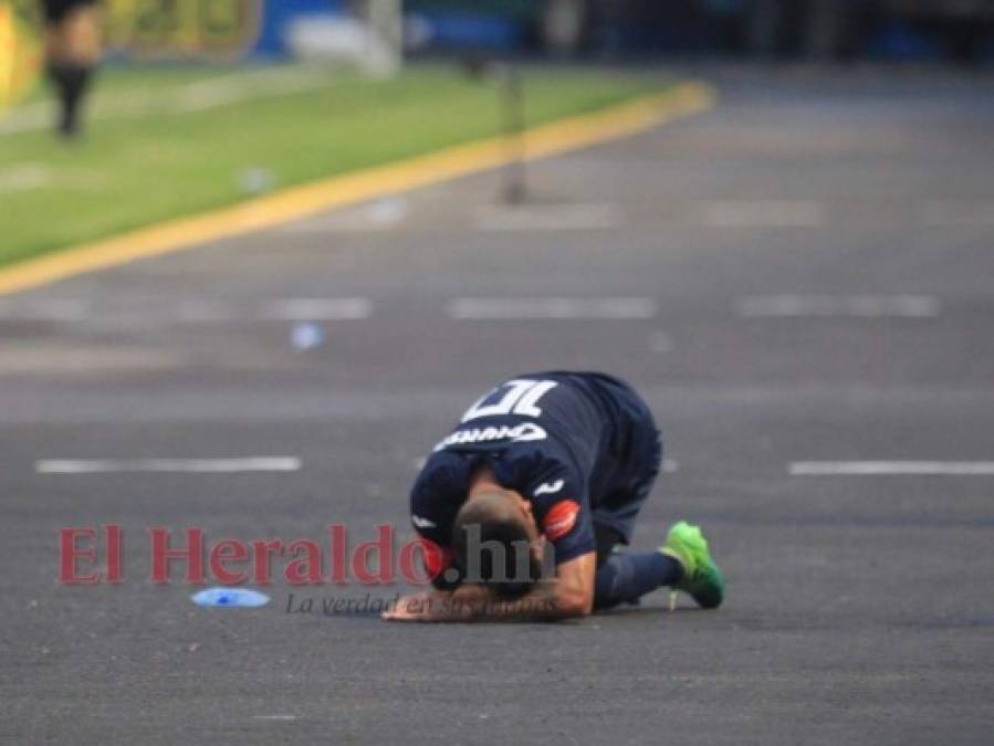 Lo que se alcanzó a ver: Un Bodden furioso agrede a Galvaliz y casi se va a los golpes con los aficionados